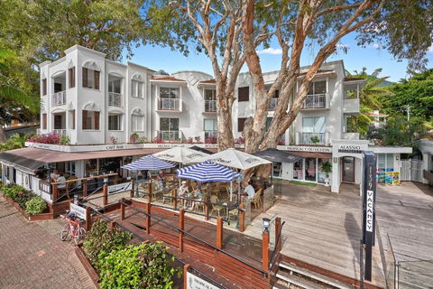 Alassio Absolute Beachfront 201 Palm Cove - C Tourism 3