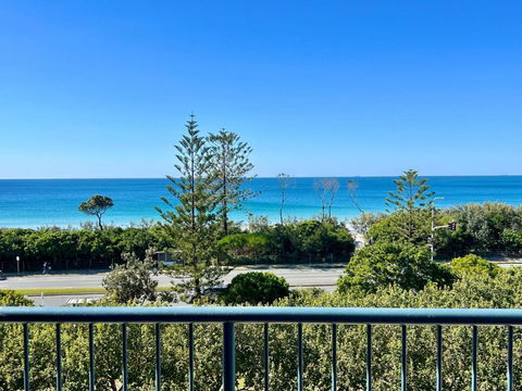 Alex Beachfront Apartment - C Tourism 1