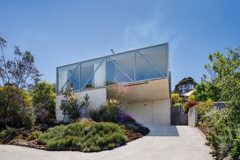 Architectural Glass House With Ocean Views - C Tourism 0