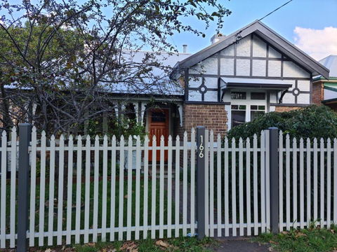 Arden On McLachlan - C Tourism 0