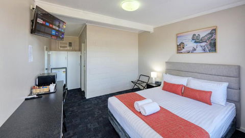 Artesian Motor Inn Under New Management RAMS Motel - C Tourism 3