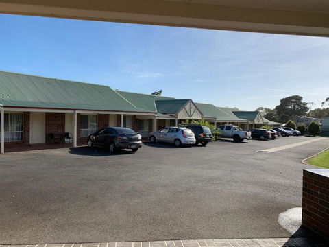 Arthur Phillip Motor Inn - C Tourism 3