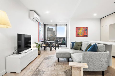 Artistic Urban Getaway Just Off Smith Street! - C Tourism 0