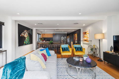 Artscape, Newtown Villa - C Tourism 0