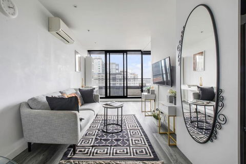 Aura Off Flinders Lane - A City Centre Balcony Abode - C Tourism 0