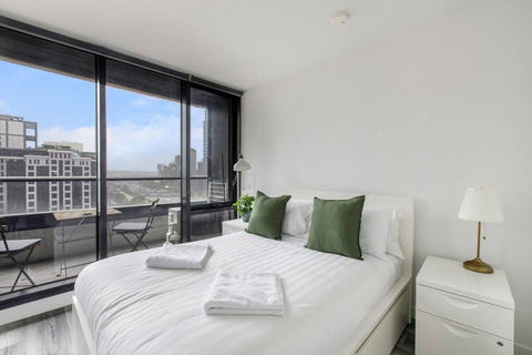Aura Off Flinders Lane - A City Centre Balcony Abode - C Tourism 2