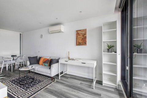 Aura Off Flinders Lane - A City Centre Balcony Abode - C Tourism 4