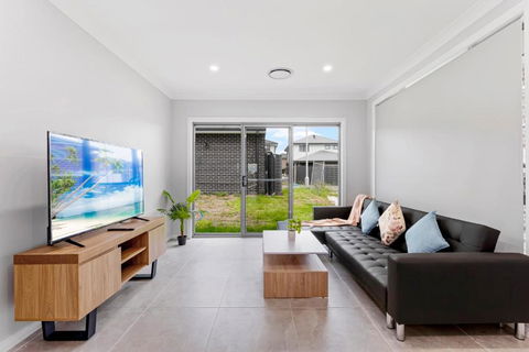 Austral Brand New 3Br House With WiFi & Parking - C Tourism 2