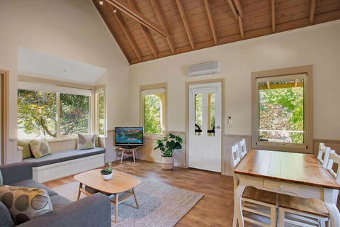 Autumn Abode Cottages - One - C Tourism 1