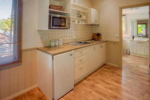 Autumn Abode Cottages - One - C Tourism 2