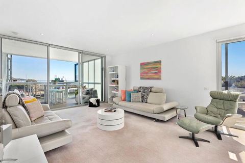 Azure Bliss Luxe With Water Views Walk To Beach - C Tourism 3