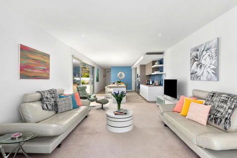 Azure Bliss Luxe With Water Views Walk To Beach - C Tourism 4