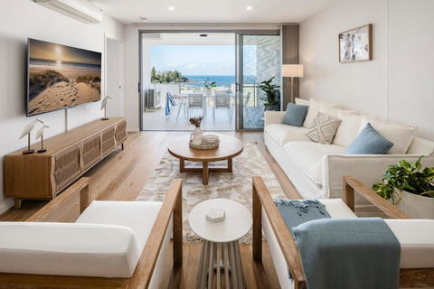 Azure Oceanside Apartment At Kings Beach - C Tourism 0