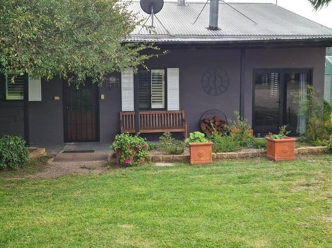 Back Creek Estate Cottage - C Tourism 1