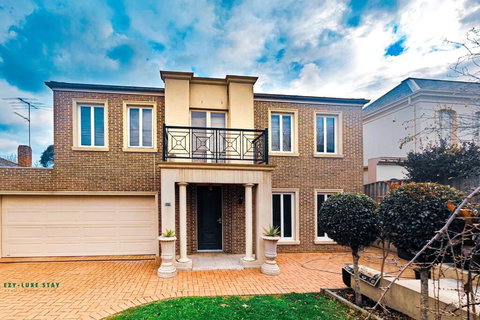 Balwyn Luxury 5BR Mansion With Cinema & BBQ - C Tourism 0