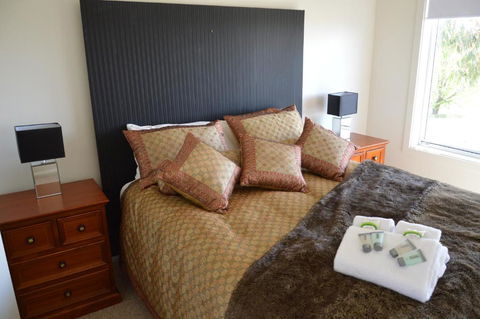 BATHURST GOLDFIELDS RESIDENCE On MOUNT PANORAMA - C Tourism 0