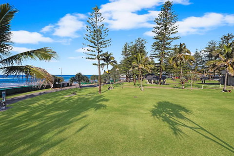 Pacific Regis Beachfront Holiday Apartments - C Tourism 15