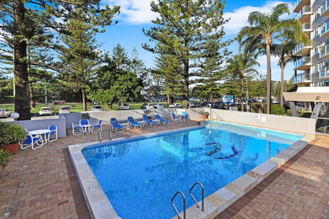 Pacific Regis Beachfront Holiday Apartments - C Tourism 4