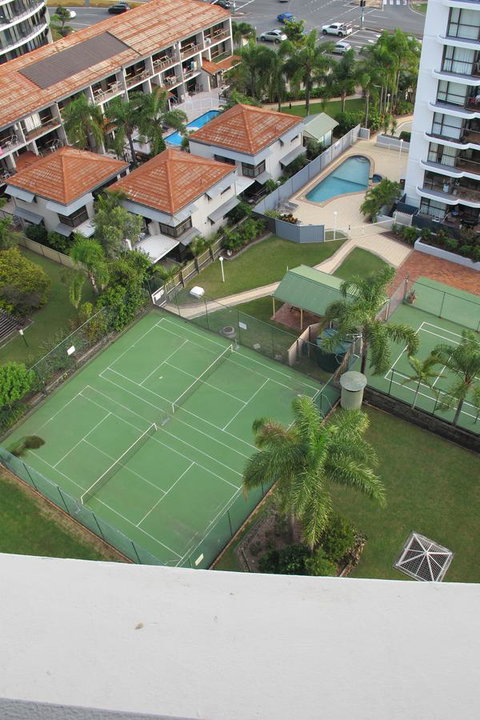 Pacific Regis Beachfront Holiday Apartments - C Tourism 6
