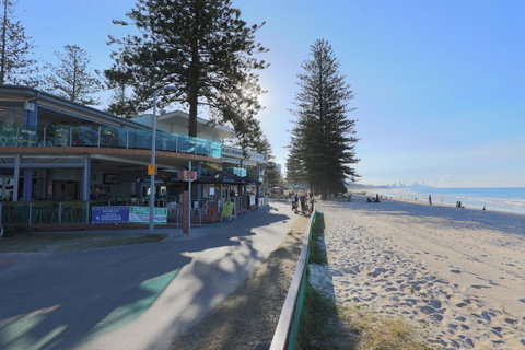 Pacific Regis Beachfront Holiday Apartments - C Tourism 17