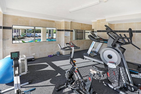 Pacific Regis Beachfront Holiday Apartments - C Tourism 8