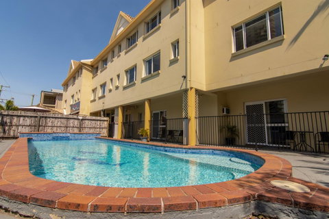 Burleigh Gold Coast Motel - C Tourism 21