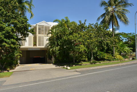 Port Douglas Apartments - Adults Only Oasis - C Tourism 28