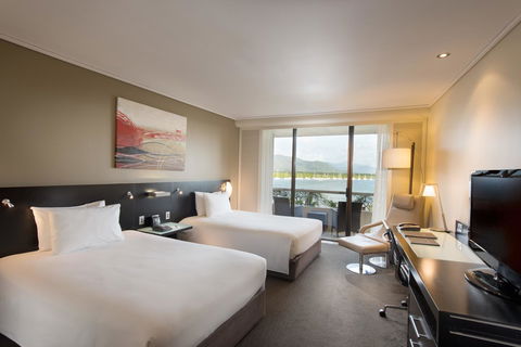 Hilton Cairns - C Tourism 1