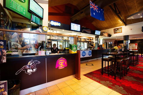 Glenmore Tavern - C Tourism 21