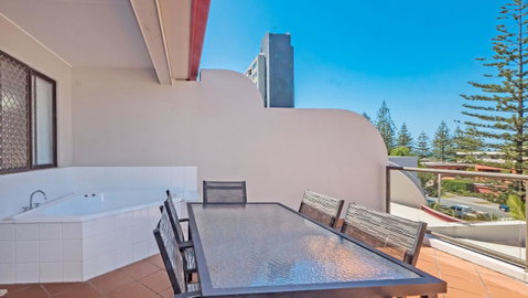 Burleigh On The Beach - C Tourism 27
