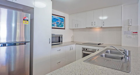 Burleigh On The Beach - C Tourism 25