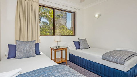 Burleigh On The Beach - C Tourism 24