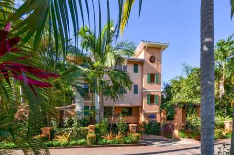 Martinique On Macrossan - C Tourism 19