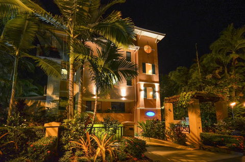 Martinique On Macrossan - C Tourism 20