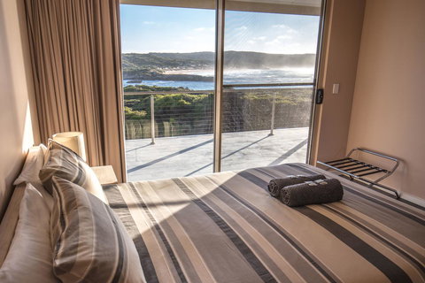 Hanson Bay Cabins - C Tourism 13