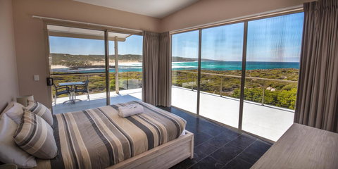 Hanson Bay Cabins - C Tourism 9