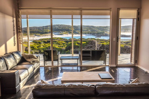 Hanson Bay Cabins - C Tourism 12