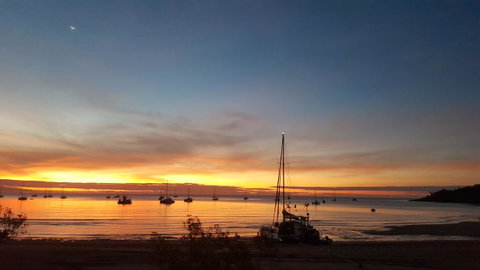 1 Min. Walk To Beach Horeseshoe Bay Holiday Units - C Tourism 12