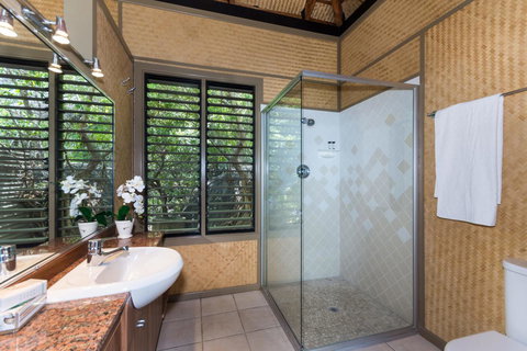 Absolute Beachfront - C Tourism 4