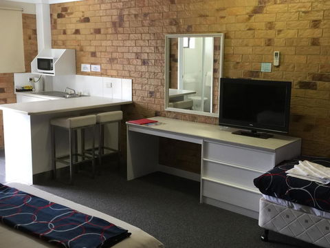 Bribie Waterways Motel - C Tourism 31