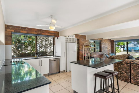 Bribie Beach House - C Tourism 8
