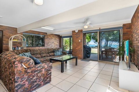 Bribie Beach House - C Tourism 7