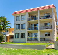 Enjoy the sea breezes from the balcony - Boyd St Woorim - C Tourism