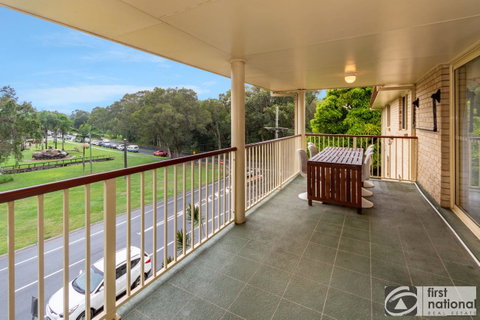 Immaculate Spacious Second Floor Unit Overlooking Pristine Parklands - C Tourism 2