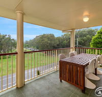 Immaculate Spacious Second Floor Unit Overlooking Pristine Parklands - C Tourism
