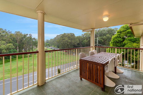 Immaculate Spacious Second Floor Unit Overlooking Pristine Parklands - C Tourism 0