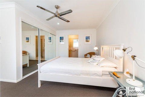 Immaculate Spacious Second Floor Unit Overlooking Pristine Parklands - C Tourism 11