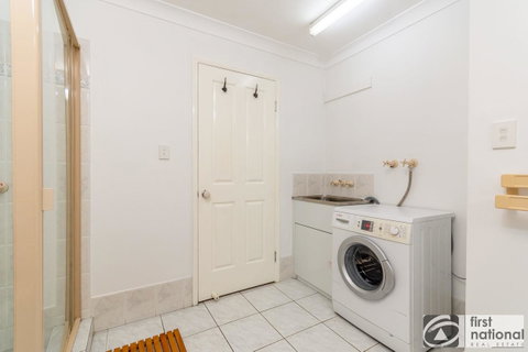 Immaculate Spacious Second Floor Unit Overlooking Pristine Parklands - C Tourism 5