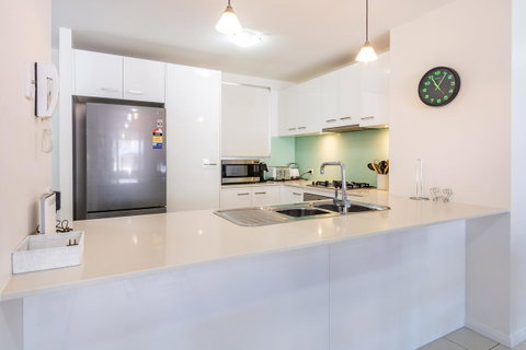 First Floor, Air Conditioned, Free Wi-Fi! - C Tourism 1