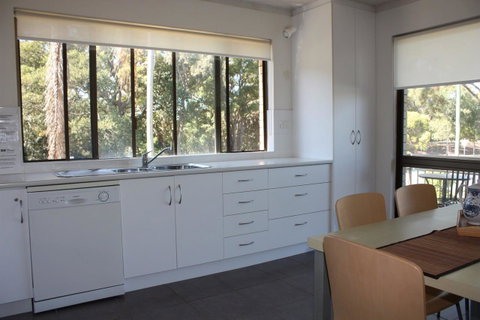 Close To Surf Beach, Surf Club, Hotel And Shops - Boyd St, Woorim - C Tourism 4